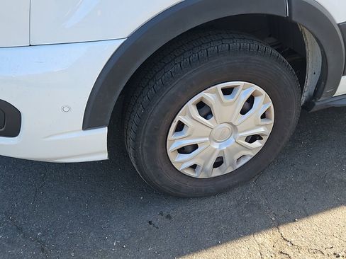 Used 2023 Ford Transit 350 XLT image 4