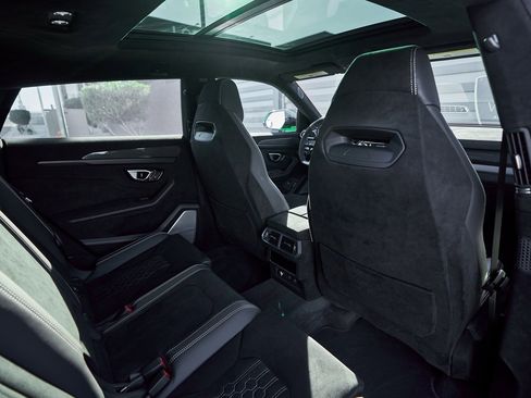 Used 2024 Lamborghini Urus Performante image 43