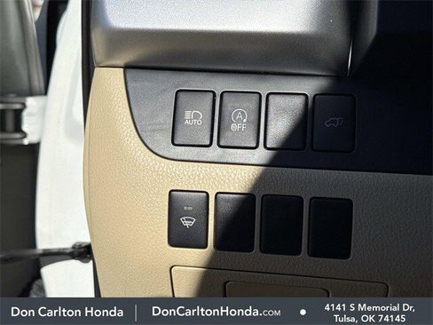 Used 2017 Toyota Highlander XLE image 25