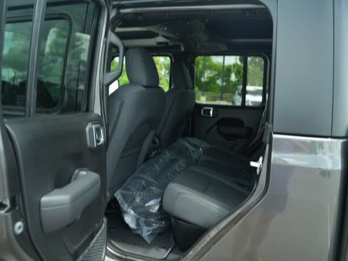 New 2026 Jeep Gladiator Sport w/ Dual Top Group AWD/4WD image 13
