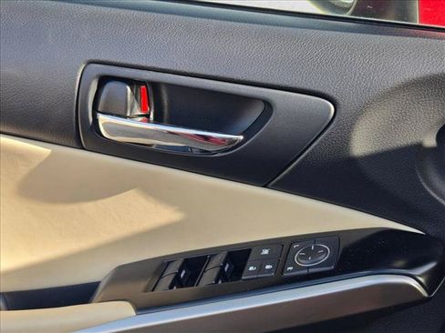 Used 2014 Lexus IS 250 w/ Navigation Package RWD image 9