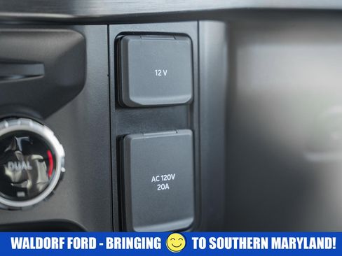 Used 2025 Ford F350 Lariat w/ Chrome Package image 31