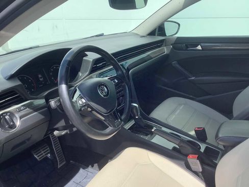 Used 2020 Volkswagen Passat 2.0T R-Line FWD image 3