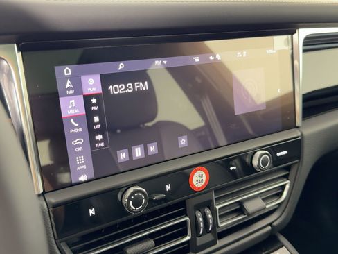 Used 2026 Porsche Macan image 22