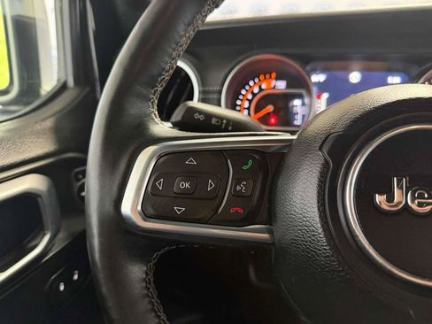 Used 2020 Jeep Wrangler Unlimited Sahara AWD/4WD image 25