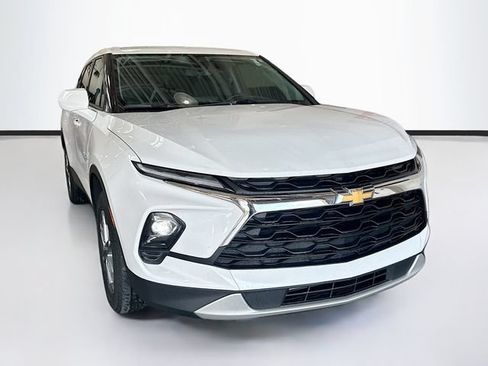 Used 2024 Chevrolet Blazer LT FWD image 3