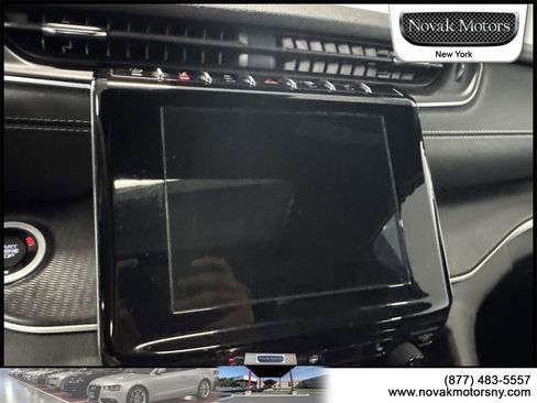 Used 2023 Jeep Grand Cherokee L Laredo image 21