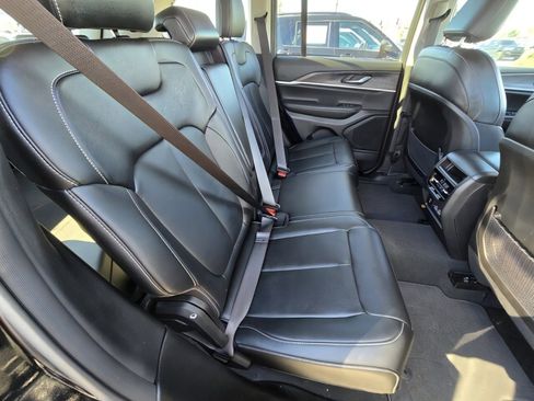 Used 2023 Jeep Grand Cherokee Limited w/ Trailer Tow Prep Group (B) image 18