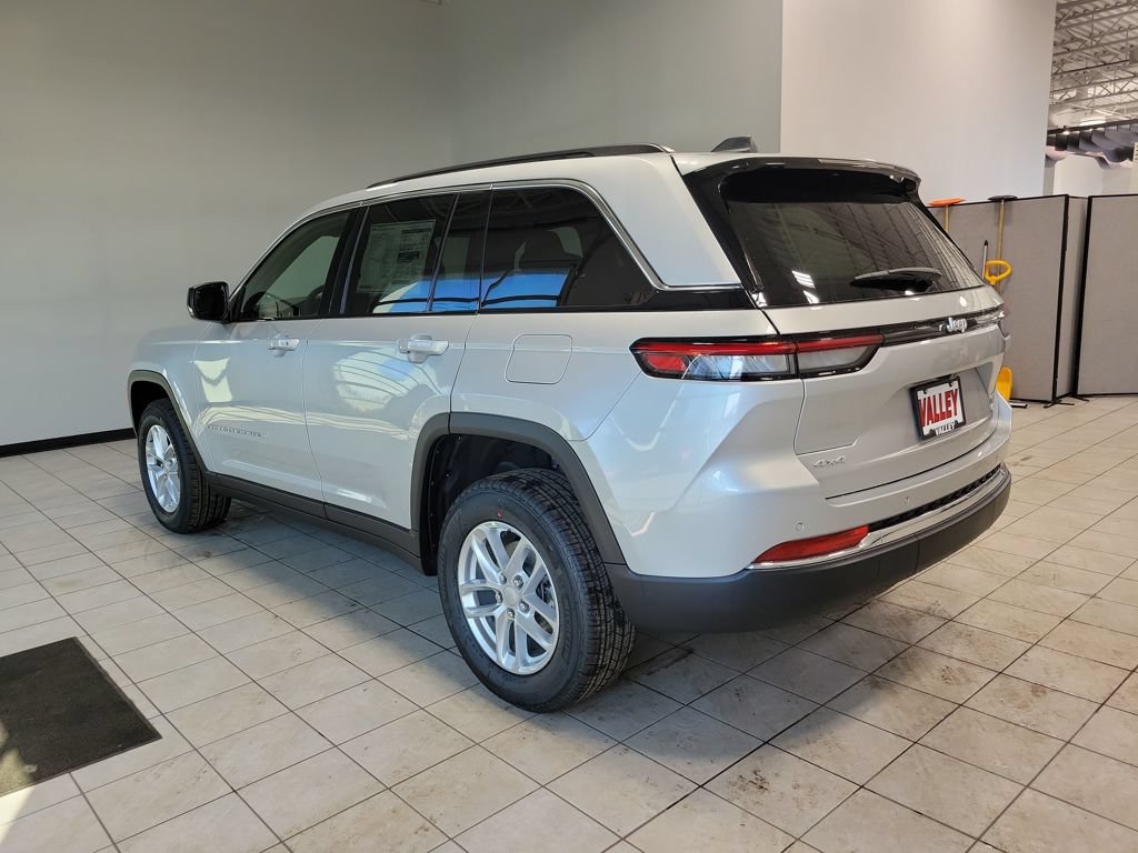 New 2026 Jeep Grand Cherokee Laredo X AWD/4WD image 8