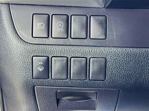 Used 2018 Toyota Highlander XLE AWD/4WD image 11