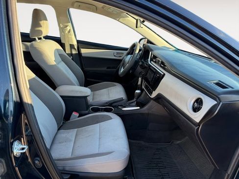 Used 2017 Toyota Corolla LE image 17