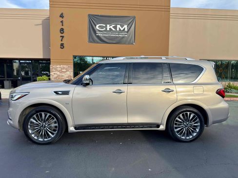 Used 2019 INFINITI QX80 Luxe w/ 22" Wheel Package AWD/4WD image 4