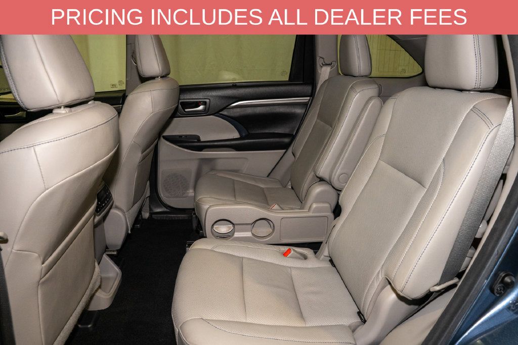 Used 2017 Toyota Highlander Limited Platinum AWD/4WD image 9