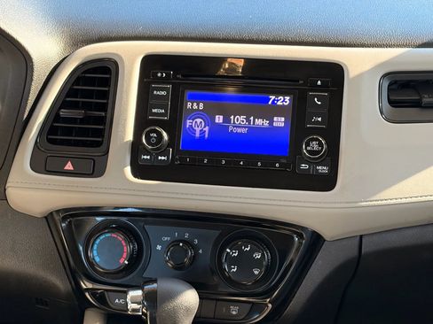 Used 2022 Honda HR-V LX image 27