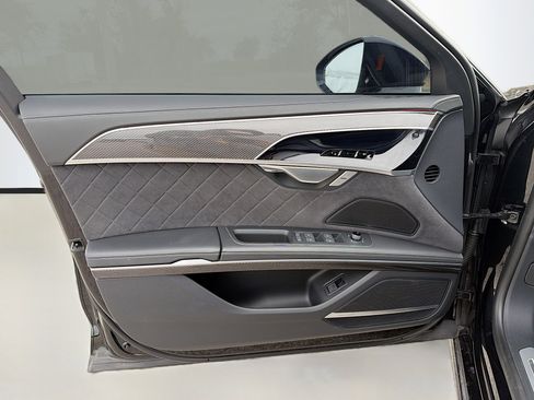 Used 2023 Audi S8 4.0T image 22