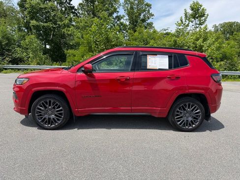 Used 2022 Jeep Compass Limited w/ (RED) Package AWD/4WD image 2