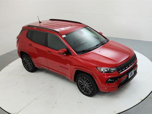 Used 2022 Jeep Compass Limited image 13