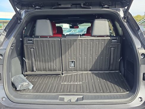 New 2025 Toyota Highlander XSE image 10