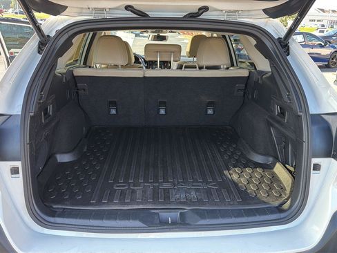 Used 2023 Subaru Outback Limited AWD/4WD image 35