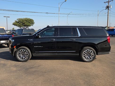 Used 2024 GMC Yukon XL Denali Ultimate AWD/4WD image 2
