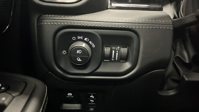 Used 2025 RAM 1500 Limited w/ Trailer Tow Group AWD/4WD image 35
