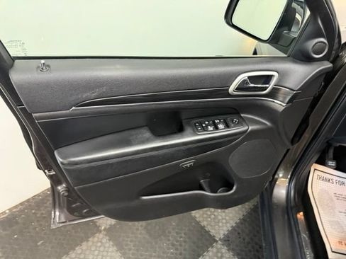 Used 2020 Jeep Grand Cherokee Limited AWD/4WD image 13