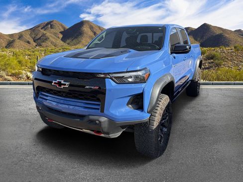 Used 2025 Chevrolet Colorado ZR2 w/ Technology Package AWD/4WD image 15