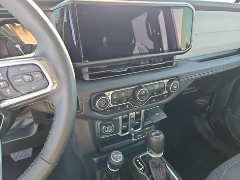 Used 2025 Jeep Wrangler Backcountry image 12