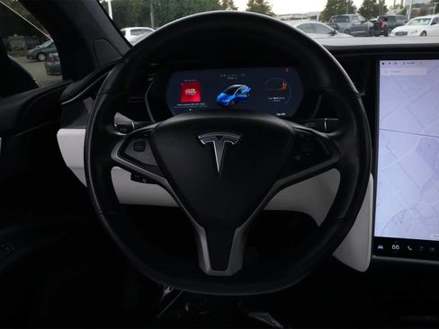 Used 2019 Tesla Model X 75D image 9