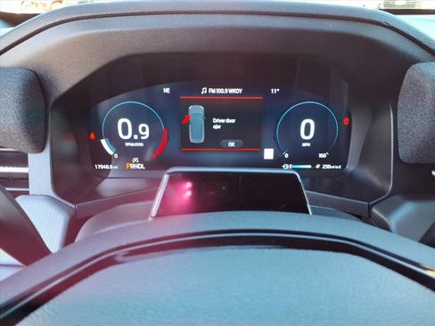 Used 2025 Ford Explorer ST-Line w/ ST-Line Street Pack image 14