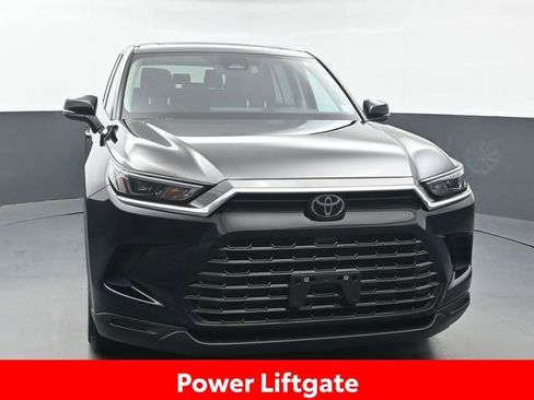 Used 2024 Toyota Grand Highlander XLE image 11