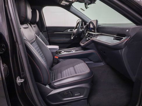 Certified 2025 Ford Explorer ST-Line image 20