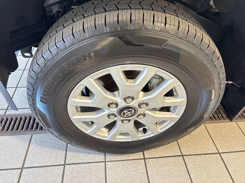 Used 2024 Toyota Tacoma SR AWD/4WD image 5
