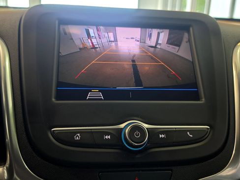 Used 2021 Chevrolet Equinox LT AWD/4WD image 38