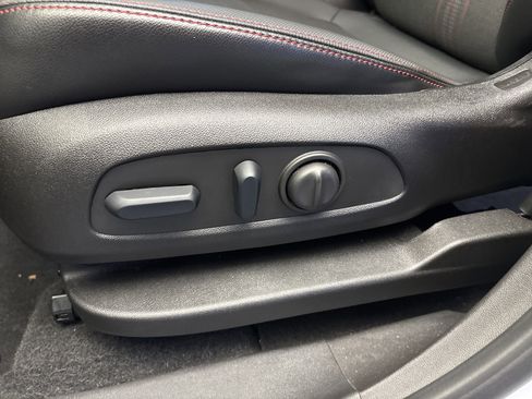 Used 2023 Chevrolet Equinox RS w/ LPO, Floor Liner Package image 13