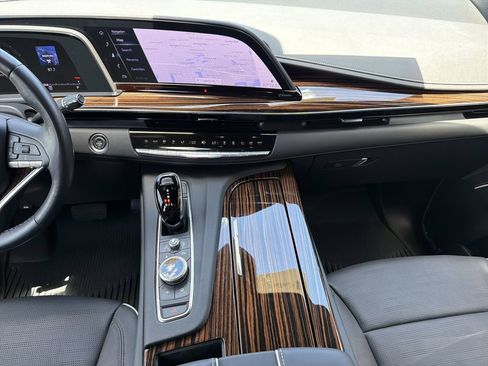 Certified 2024 Cadillac Escalade Premium Luxury AWD/4WD image 15