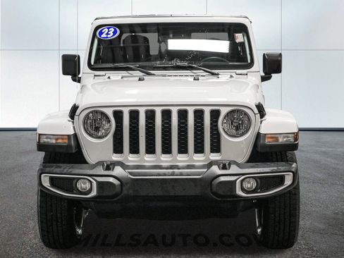 Used 2023 Jeep Gladiator Overland image 11