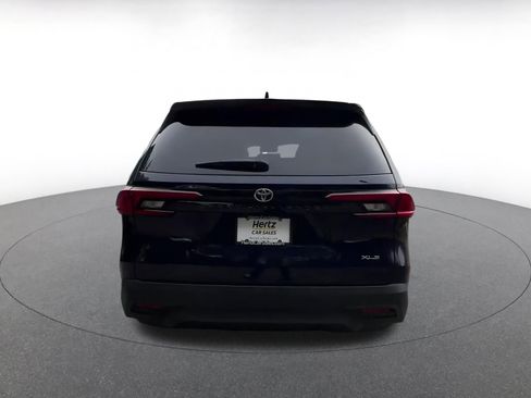 Used 2025 Toyota Grand Highlander XLE image 12