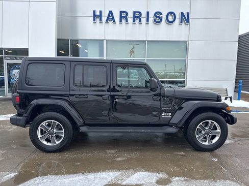 Used 2021 Jeep Wrangler Unlimited Sahara image 4