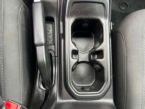 Used 2018 Jeep Wrangler Sport AWD/4WD image 28