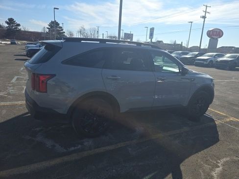 Certified 2023 Kia Sorento S w/ Panoramic Sunroof Package image 4