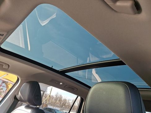 Certified 2022 Volkswagen Tiguan SE AWD/4WD image 14