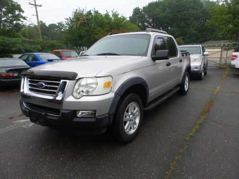 Used 2008 Ford Explorer Sport Trac XLT AWD/4WD image 3