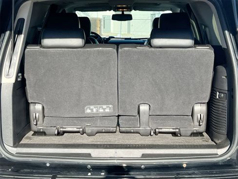 Used 2012 GMC Yukon SLT w/ SLT Chrome Package image 32