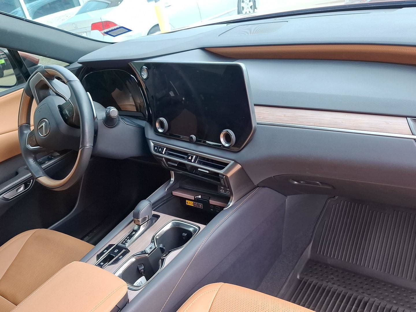 Used 2024 Lexus RX 350 Premium Plus w/ Convenience Package FWD image 10