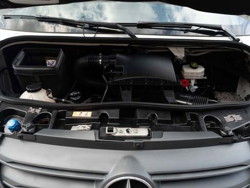 Used 2020 Mercedes-Benz Sprinter 2500 image 33