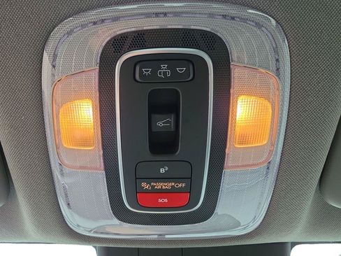 Used 2025 Hyundai Elantra SEL FWD image 17