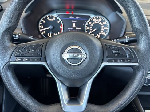 Used 2023 Nissan Altima 2.5 SV FWD image 11