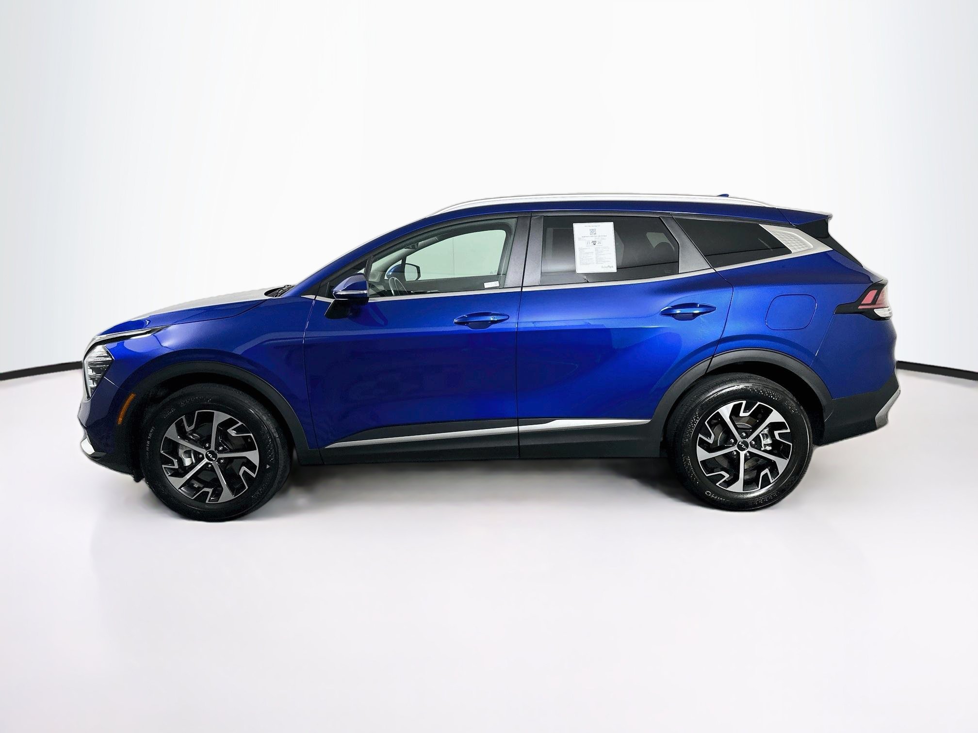 Used 2024 Kia Sportage EX AWD/4WD image 4