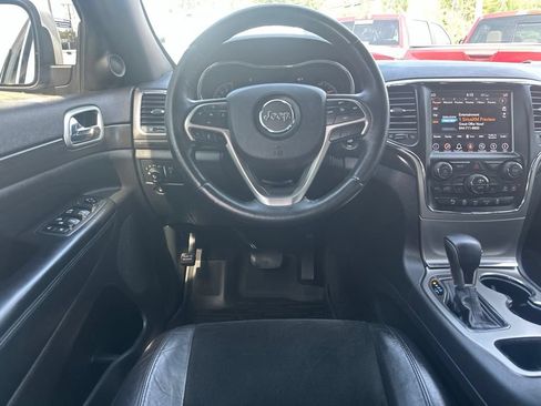 Used 2018 Jeep Grand Cherokee Altitude AWD/4WD image 18